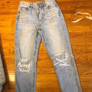 American Eagle mom jean